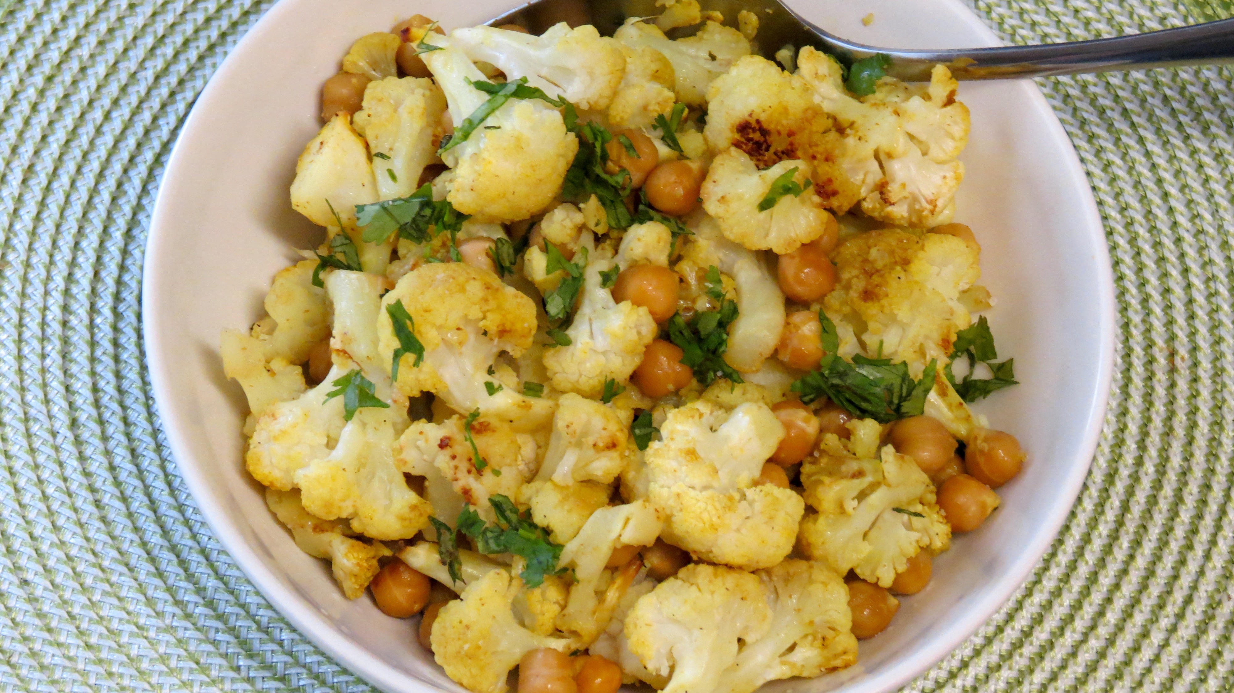 Coliflor al Horno con Garbanzo